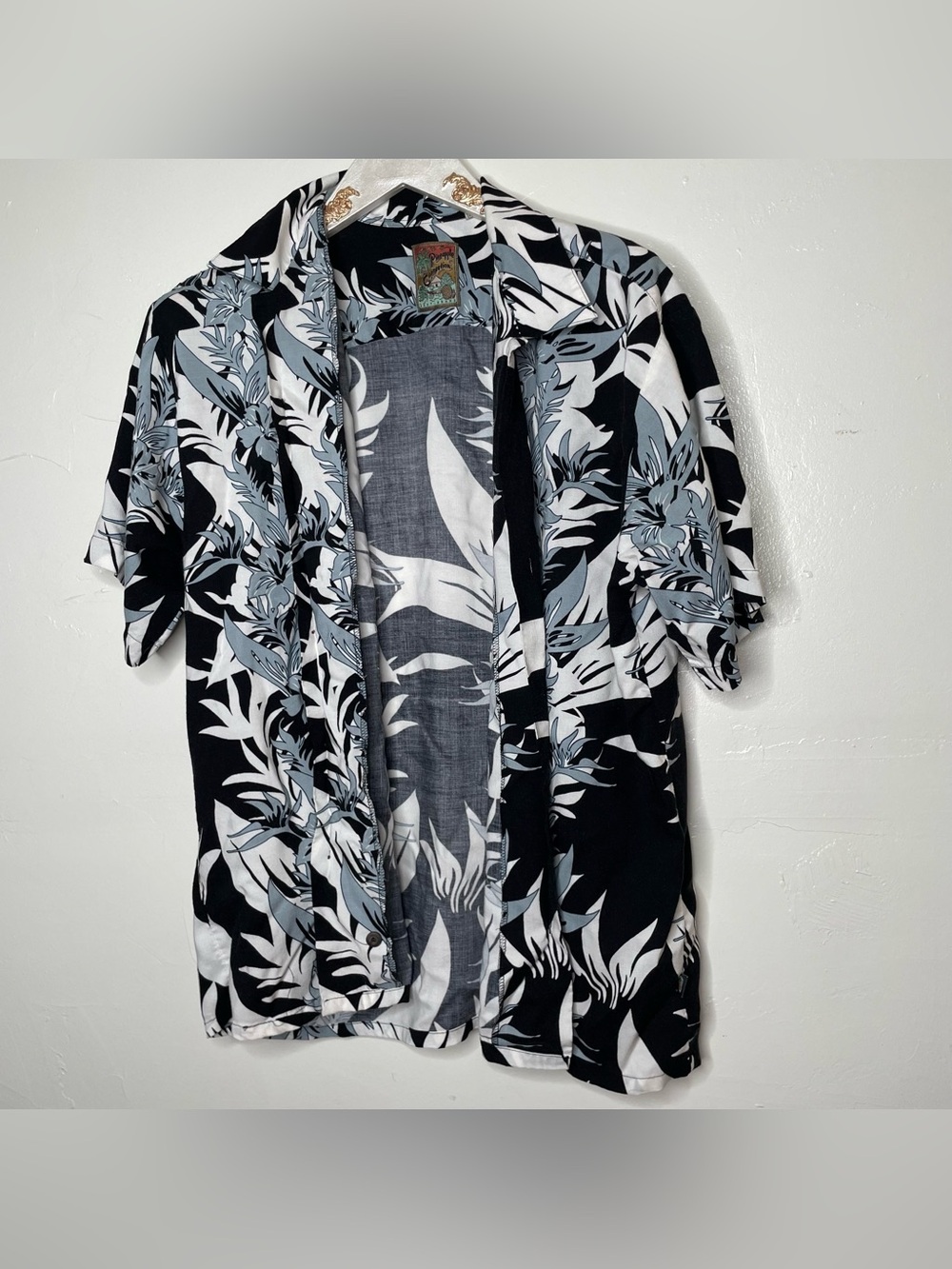 TROPICAL HAWAIIAN PALM LEAF PRINT BLACK & GRAY SHIRT SZ M